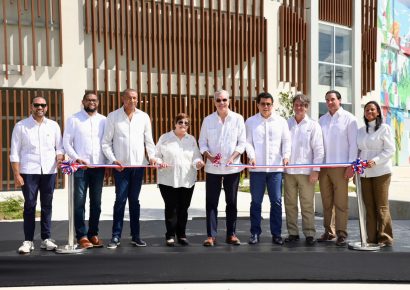 Presidente Abinader inaugura la Plaza Multiuso Seibana para fortalecer turismo, cultura y desarrollo en El Seibo