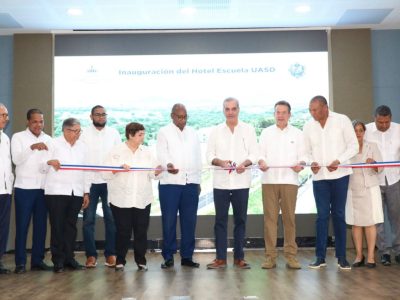 Abinader inaugura Hotel Escuela con auditorio de la UASD en El Seibo