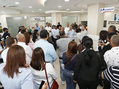 Director del SNS, Julio Landrón supervisa avances y anuncia mejoras en el hospital regional Dr. Ángel María Gatón