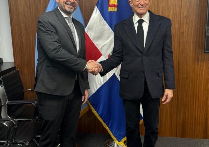 Canciller dominicano Roberto Álvarez sostiene encuentro clave sobre la seguridad en Haití