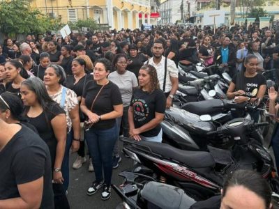 ADP Bonao finaliza paro de 72 horas con multitudinaria marcha hacia la Gobernación Provincial