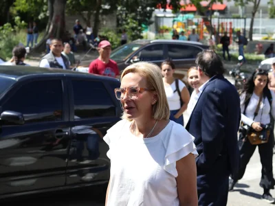 Hija de Edmundo González afirma haber sido víctima de «presiones» para que su padre abandone «su lucha»