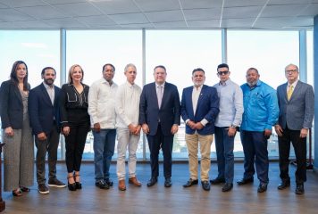 Comerciantes plantean al ministro Sanz Lovatón preocupaciones sobre residuos sólidos y competencia desleal