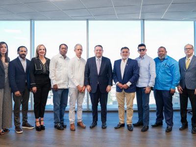 Comerciantes plantean al ministro Sanz Lovatón preocupaciones sobre residuos sólidos y competencia desleal