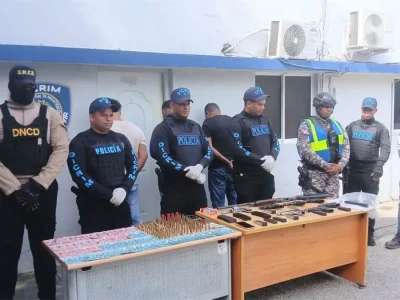 Incautan armas y detienen a tres personas durante operativos en Barahona