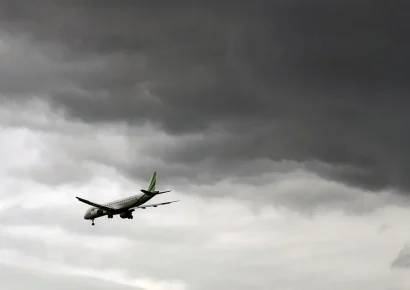 Agencia Europea de Seguridad Aérea recomienda a aerolíneas evitar el espacio aéreo de Irán