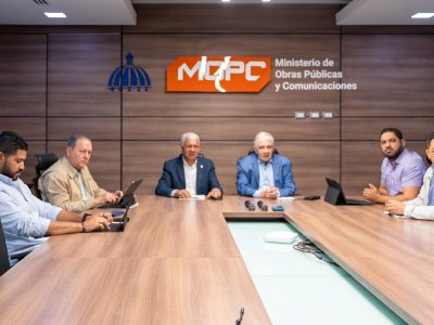 Presidente del Senado y ministro de Obras Públicas fortalecen plan de asfaltado en Sánchez Ramírez