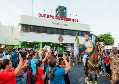 Cuerpo de Bomberos del DN realizará desfile del Día de Reyes Magos el lunes 5 de enero