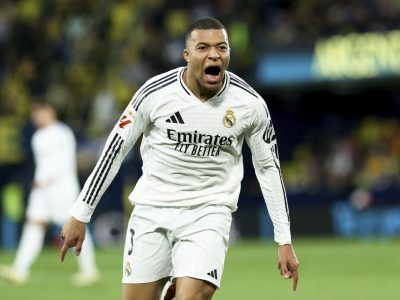 Mbappé marca doblete y el Real Madrid vence al Villarreal para dormir líder