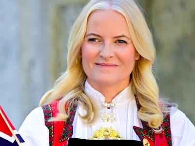 La princesa heredera de Noruega Mette-Marit se disculpa por su vínculo con Jeffrey Epstein