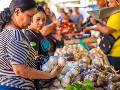 La economía es el principal problema de El Salvador, según encuesta del Iudop