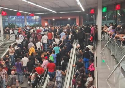 Lluvias provocan aglomeraciones de usuarios en estaciones del Metro de Santo Domingo