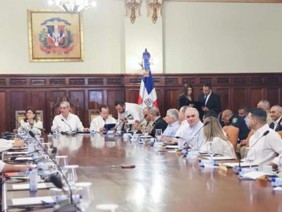 Luis Abinader lidera consejo de ministros extendido este domingo