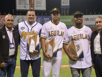 LIDOM entrega premios a Luis Urueta, Alberto Rodríguez y Gian Guzmán