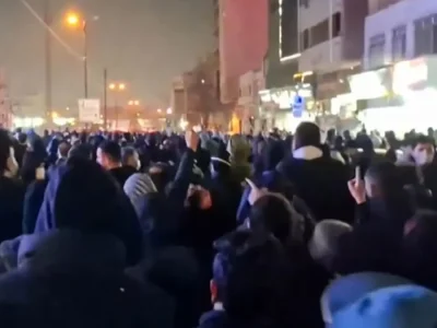 Protestas en Irán se agravan mientras, las autoridades endurecen el tono y la represión