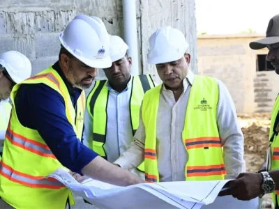 Director del SNS supervisa avances de obras hospitalarias en Azua y San Cristóbal