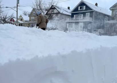 Intensa tormenta invernal deja al menos 21 fallecidos, apagones masivos y caos aéreo en Estados Unidos