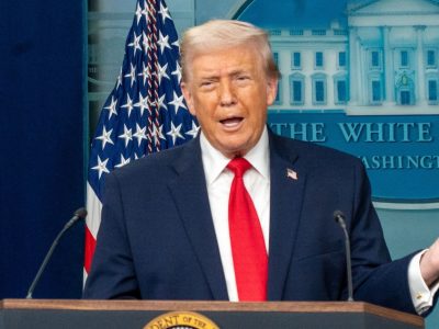 Trump advierte al Reino Unido sobre riesgos de estrechar lazos con China