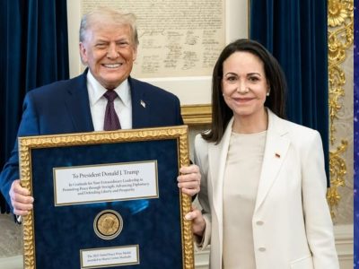 María Corina Machado entrega medalla del Nobel a Donald Trump en señal de gratitud por su apoyo a Venezuela