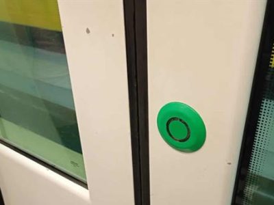 Metro de Santo Domingo restablece uso del botón verde para apertura de puertas