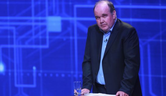 Candidato presidencial de Perú genera polémica con propuestas de DNI para fetos y cárceles en la selva