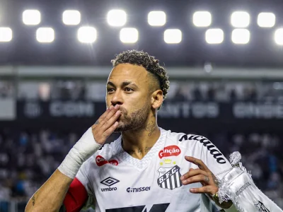 Neymar deja abierta la posibilidad de retirarse al final de la temporada