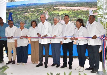 Presidente Abinader entrega la carretera Bayaguana–El Puerto, eje clave de integración regional