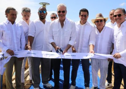 Presidente Abinader deja iniciados los trabajos del club de playa e inaugura muelle turístico del Atelón en isla Catalina