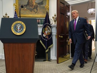 Trump considera rebajar algunos aranceles de acero y aluminio ante presión económica