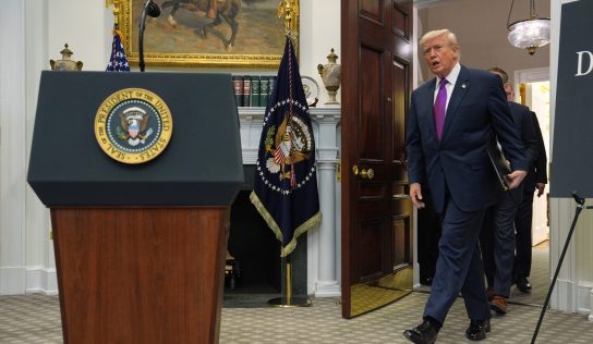 Trump considera rebajar algunos aranceles de acero y aluminio ante presión económica