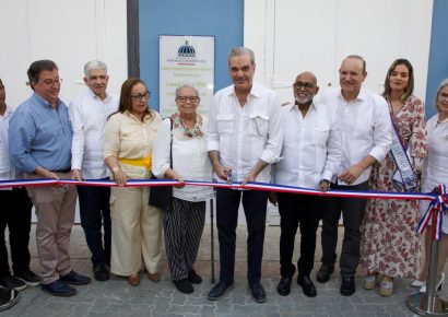Presidente Abinader inaugura renovada Casa de Arte y refuerza la revitalización del centro histórico de Santiago
