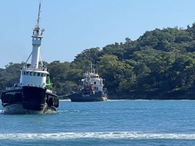 Retiran barco carguero que permanecía encallado en la bahía de Luperón