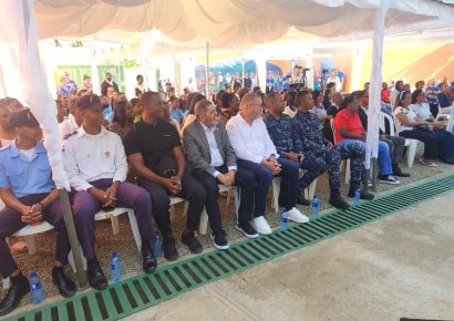 Fundación Faro de Luz inaugura centro vocacional cristiano para formación integral en Batey 43