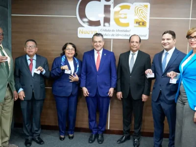 Pleno de la Cámara de Cuentas renueva su cédula en la Junta Central Electoral