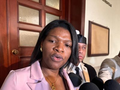 Jueza aplaza primera audiencia del nuevo juicio contra Elizabeth Silverio