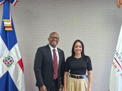 Médicos suspenden marcha tras reunirse y dialogar con la ministra Raful