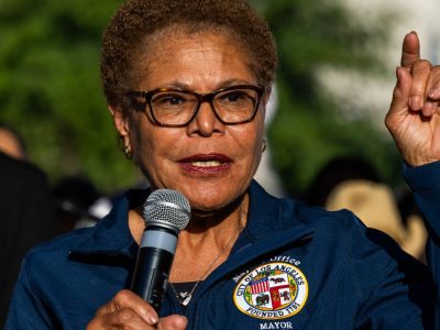 Alcaldesa de Los Ángeles veta a ICE el uso de instalaciones municipales para operativos migratorios