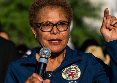 Alcaldesa de Los Ángeles veta a ICE el uso de instalaciones municipales para operativos migratorios