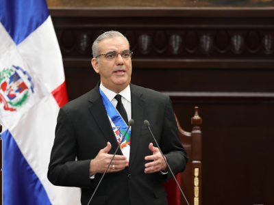 Presidente Abinader insta a consolidar la democracia y construir una nación más equitativa