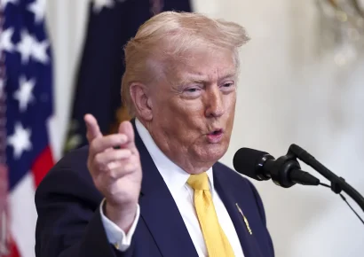 Trump evalúa posibles ataques a Irán, según CBS