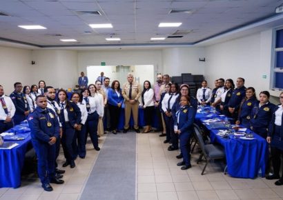 Inspectores de Migración se capacitan en detección de documentos falsos