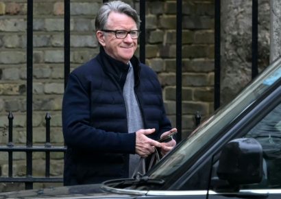 La Policía del Reino Unido deja en libertad bajo fianza al exministro Peter Mandelson tras declarar por sus nexos con Jeffrey Epstein