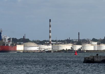 Estados Unidos permite exportación de petróleo y gas a Cuba bajo condiciones específicas