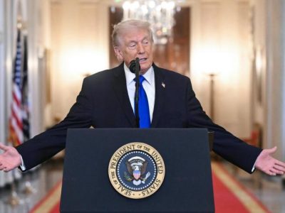 FBI despide a agentes vinculados al caso de documentos clasificados de Donald Trump