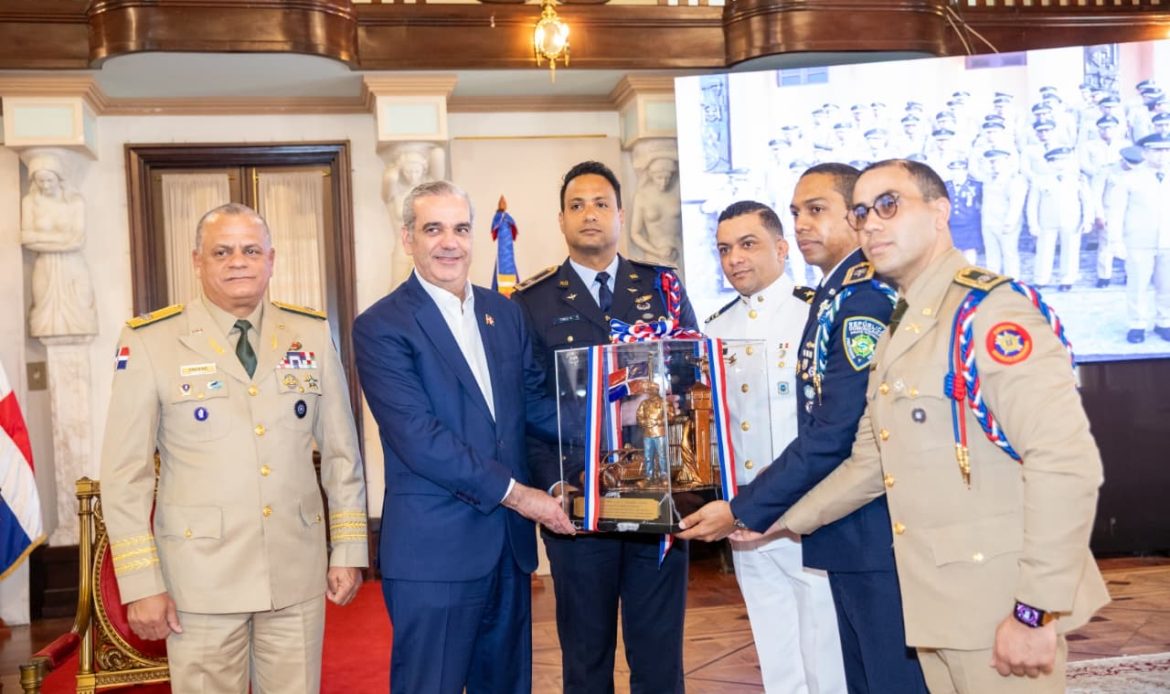 Presidente Abinader destaca a RD como “faro de paz” gracias a labor de FF.AA. y Policía Nacional