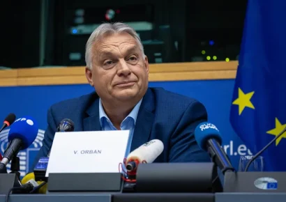 Orbán acusa a la UE al PPE y a grandes corporaciones de intentar desplazarlo del poder