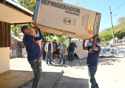 Dasac, ETED y Fundación Padre Rogelio Cruz entregan viviendas amuebladas a familias vulnerables del sur del país