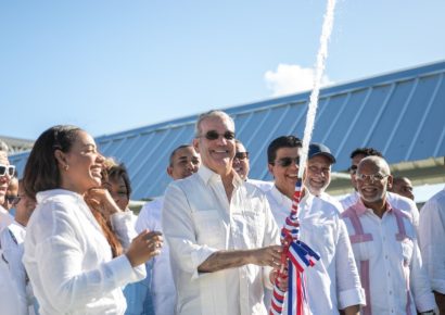 Abinader y Fellito Suberví inauguran ampliación del Acueducto Oriental con capacidad de más de 136 millones de galones diarios