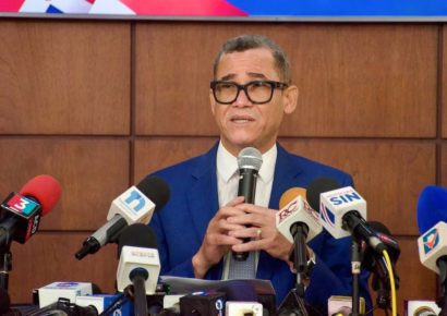 Ministerio de Trabajo insta a empresarios a cumplir aumento del 8 % del salario mínimo