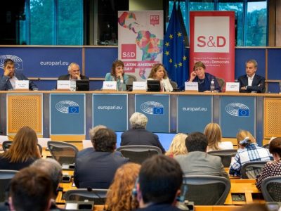 La extrema derecha de Europa y América Latina estrecha lazos en Bruselas en un encuentro ideológico